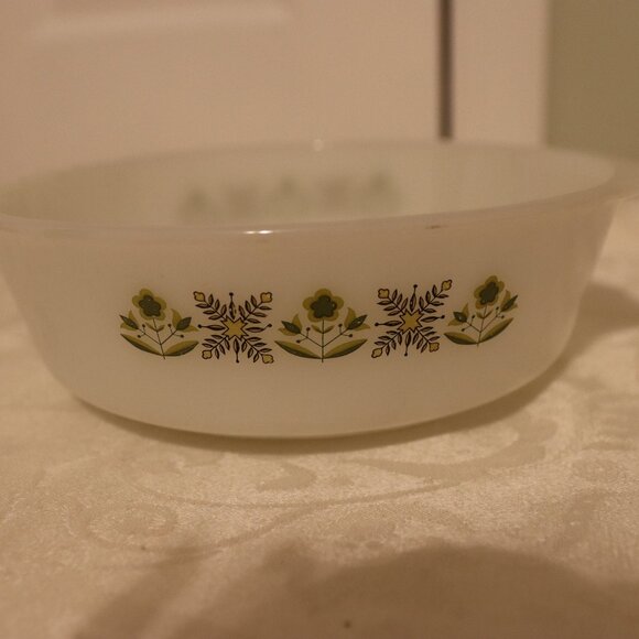 Vintage Fire King Anchor Hocking 1 1/2 quart baking dish. 437 meadow green. - Picture 1 of 7